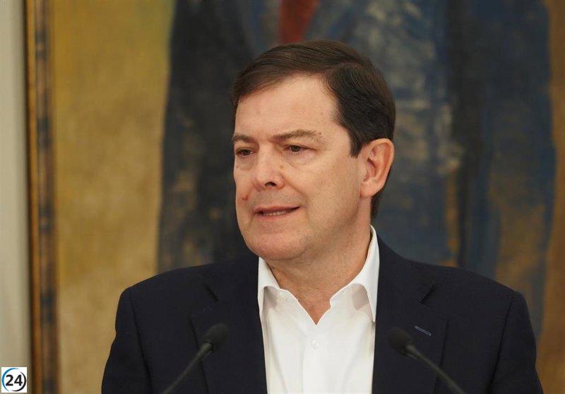 Mañueco exigirá a Sánchez apoyo urgente del Ejército y de Europa para luchar contra incendios.