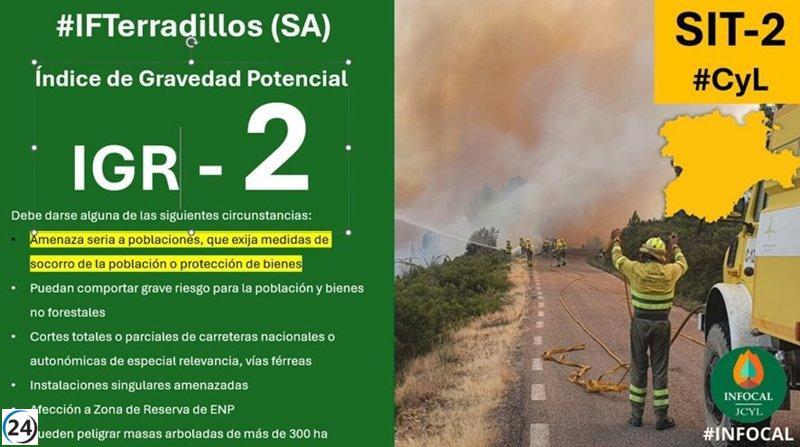 Incendio de gravedad 2 declarado en Terradillos, Salamanca.