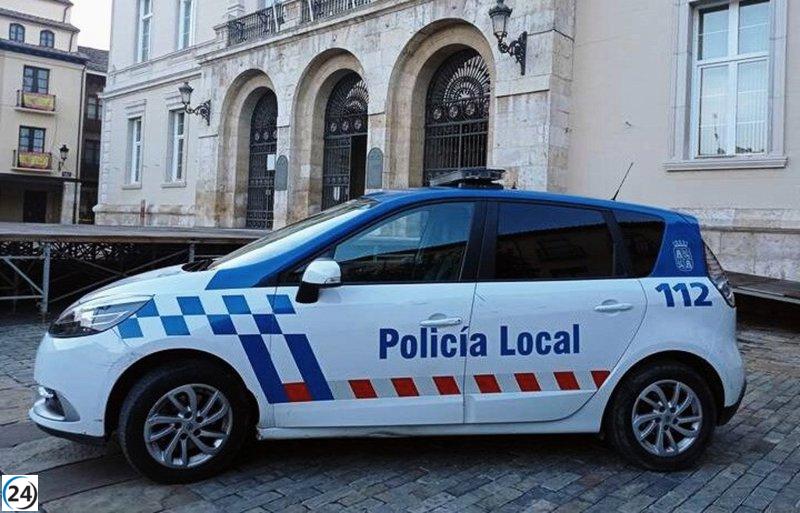 Incendio de coche sin matrículas en Villamuriel de Cerrato durante la madrugada.