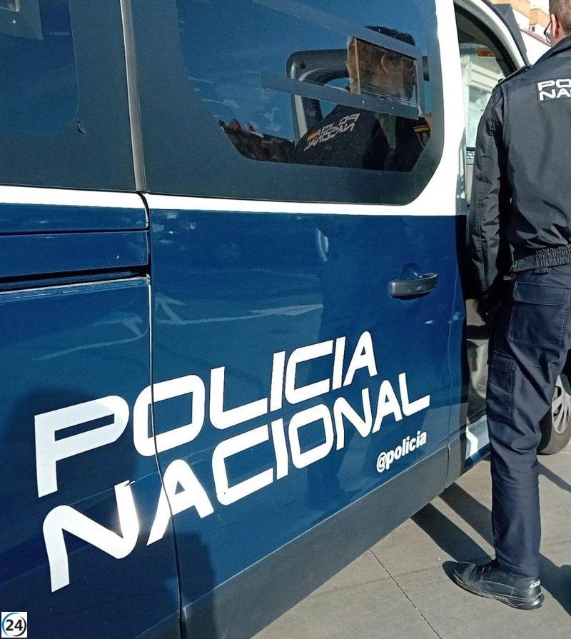 Dos jóvenes arrestados en Valladolid por vandalizar máquinas expendedoras mientras se grababan.