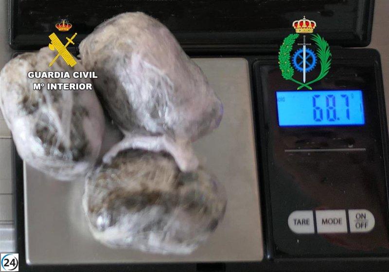 Detenidos presos por intentar smugglar más de 130 gramos de hachís en la prisión de Mansilla de las Mulas.