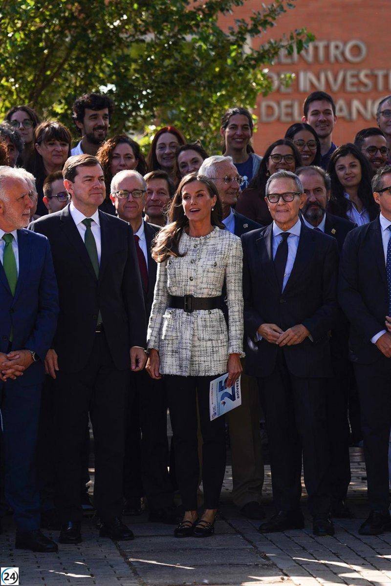 Mañueco destaca la dedicación de Castilla y León en la investigación para combatir el cáncer.
