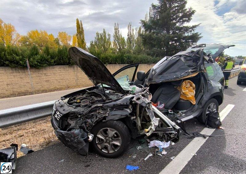 Herido liberado tras choque entre coche y camión en Cigales, Valladolid.