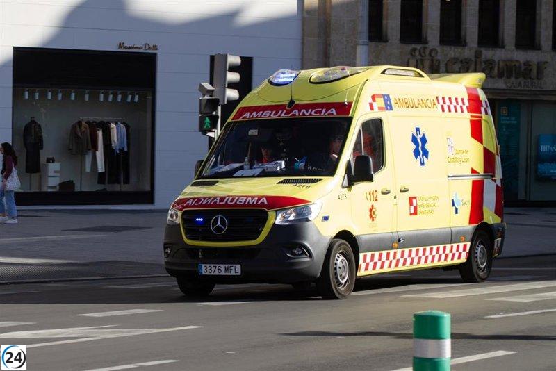 Anciano de 85 años resulta herido en choque entre un coche y un camión en Íscar, Valladolid.