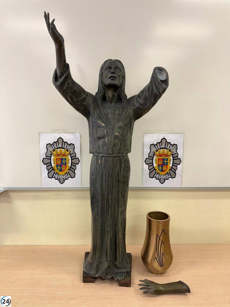 Detenido en Palencia con un Cristo robado en una carretilla.
