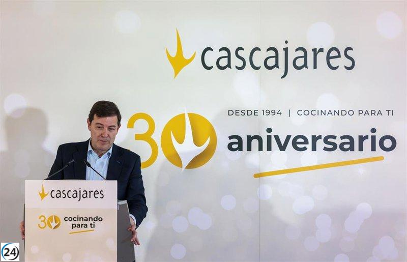 Mañueco destaca la fuerza del agroalimentario, clave en la economía española.