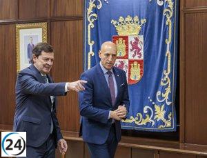 Mañueco promete apoyo a Diez para que León sea reconocida como 'Gran Ciudad' en el próximo Pleno.