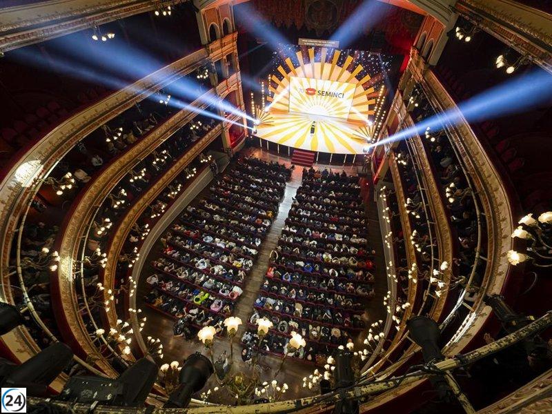 Seminci rinde tributo a sus 'semanistas' en una gala inaugural que destaca el cine de autor como espacio de reflexión.