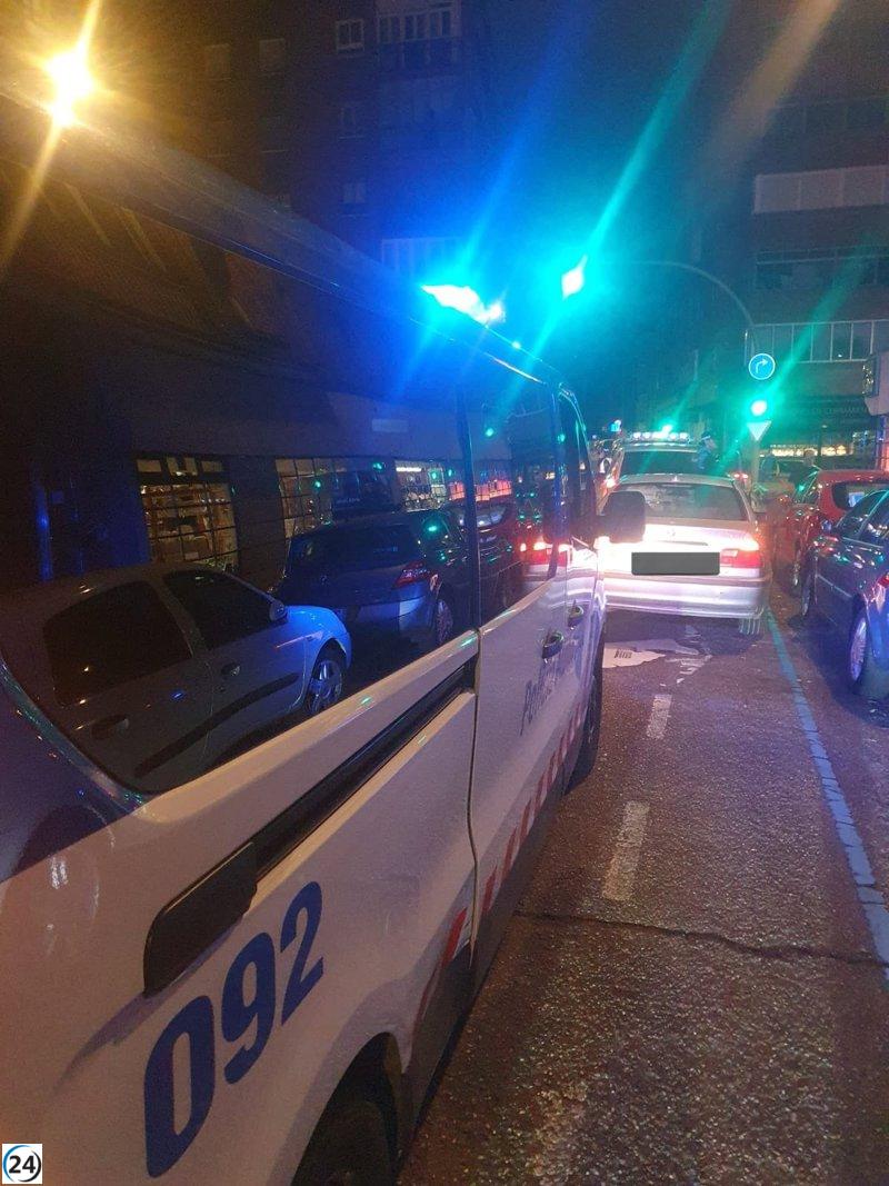 Conductor bajo efectos de drogas ignora semáforo rojo y mira película en Valladolid.