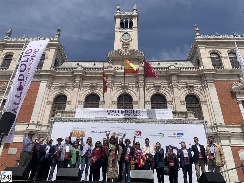 El Ayuntamiento de Valladolid prevé gran afluencia de visitantes en evento del vino en Plaza Mayor.