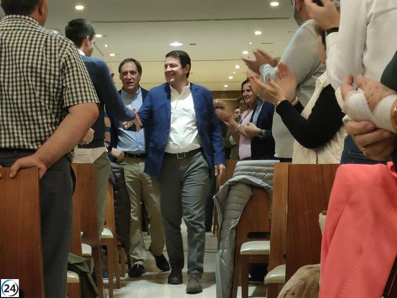 Mañueco propone «teñir de azul» los municipios ante el desprecio de Sánchez.