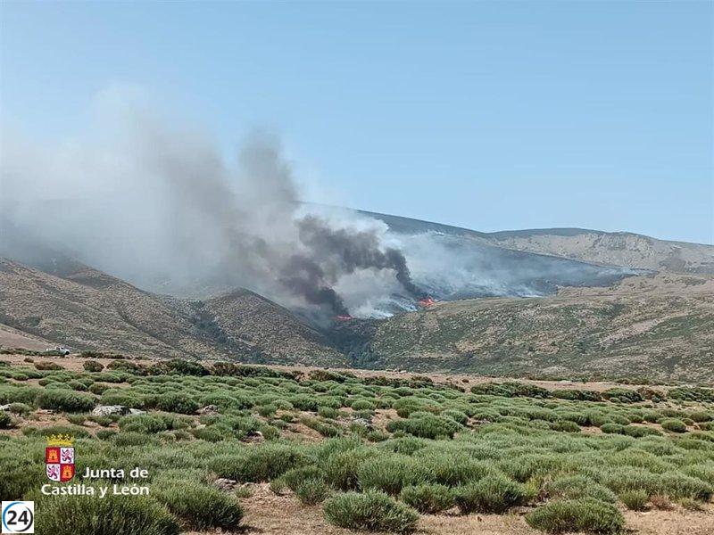 Fuego en Aliseda de Tormes (Ávila) continúa activo en nivel 1 de peligro