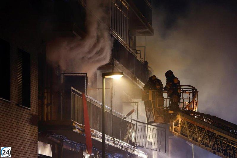 Carnero muestra apoyo a los afectados tras tragedia en la calle Goya