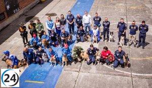 Experto mundial de Castilla y León brinda capacitación en rescate canino a equipos de emergencia en Medellín.