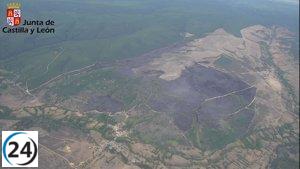 Medios terrestres, capitaneados por la lucha contra el incendio en San Bartolomé de Rueda (León) que continúa ardiendo, clasificado como nivel 1.