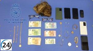 Detienen a dos estafadores en Ponferrada por robar casi 3.000 euros con el engaño del 