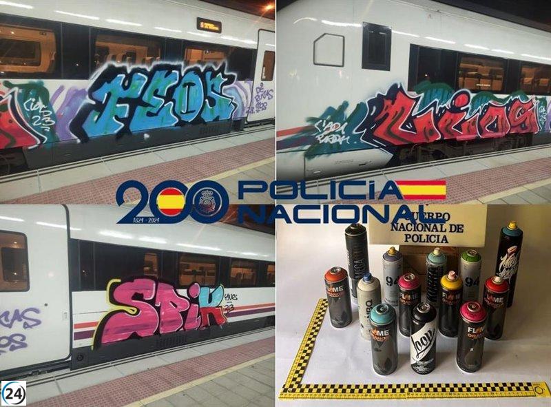 Jóvenes detenidos en Palencia por 27 pintadas en trenes, incluyendo un menor entre ellos.