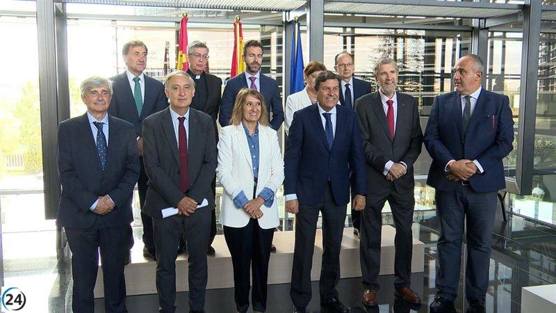La Junta de Castilla y León incentiva a jóvenes talentos mediante 200 becas para su estancia en empresas durante 6 a 9 meses.