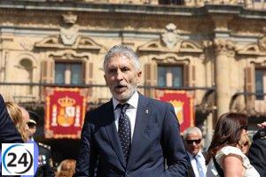 Marlaska recibió abucheos en el Día de la Policía en Salamanca.