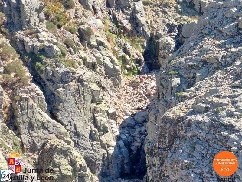 Montañero rescatado tras caída en garganta de Bohoyo, en Ávila