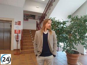 Fernández critica a Mañueco por asistir a la manifestación de Madrid como si fuera un paseo