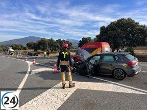 Grave accidente en El Barraco (Ávila): tres personas resultan heridas tras choque frontal y vuelco de un vehículo.