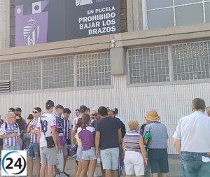Multitudinaria concentración de aficionados en el estadio José Zorrilla de Valladolid previo al derbi