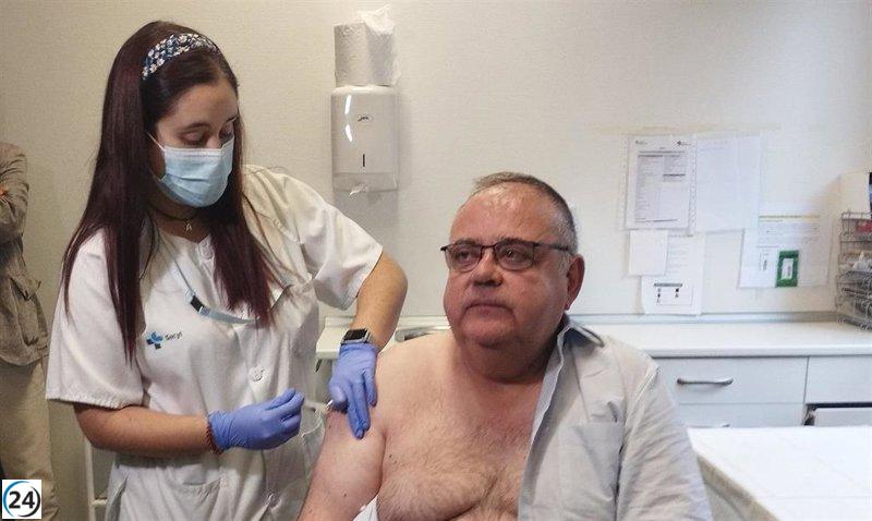 Vázquez desafía la gripe al vacunarse y apela a la imitación