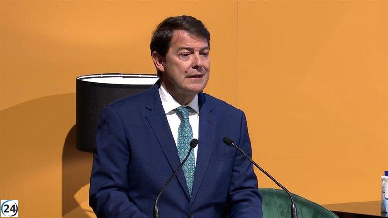 Mañueco convoca a los grupos el 25 para discutir su propuesta de tres pactos de Comunidad