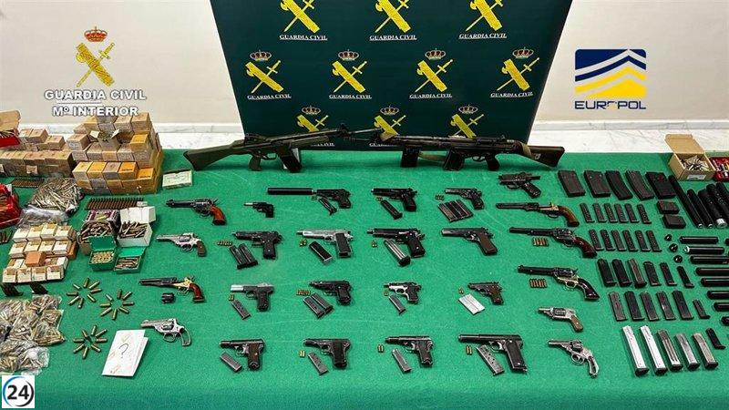 Seis arrestos en España por producción ilegal de armas en talleres de León, Madrid y Jaén