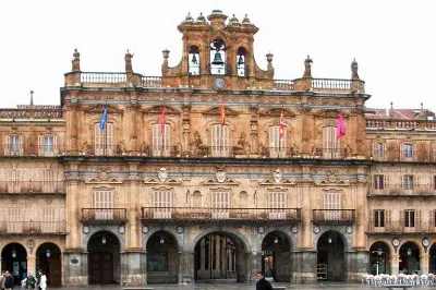 Sumérgete en la historia ancestral en la Ciudad Vieja de Salamanca