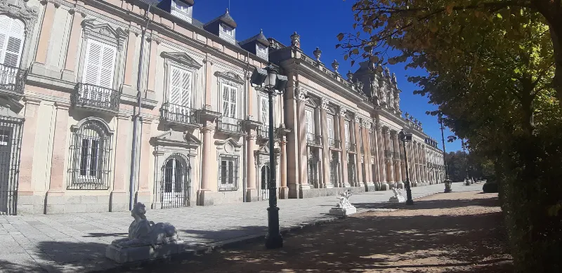Descubriendo la majestuosidad del Palacio Real de La Granja