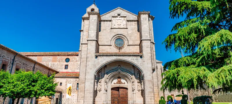 Un recorrido por el Real Monasterio de Santo Tomás de Ávila