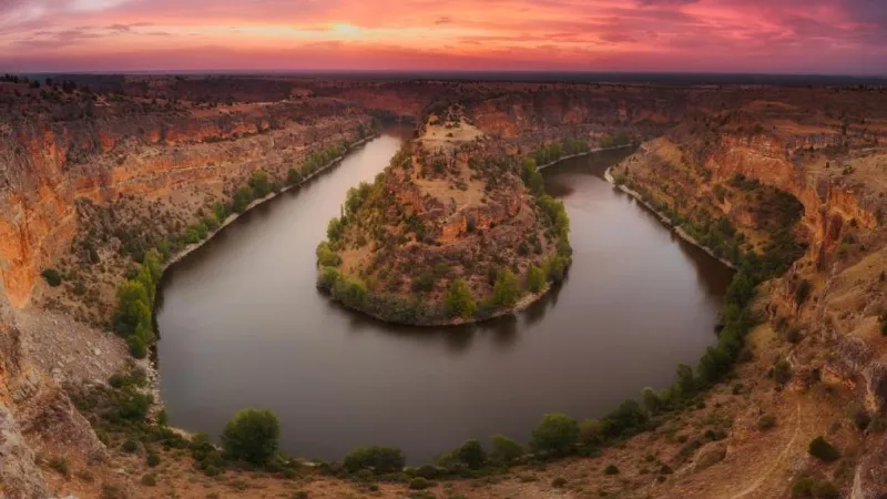 Explora los hermosos paisajes de las Hoces del Río Duratón
